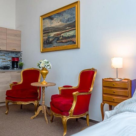 プラハBank Invest Apartmens - Old Townアパートメント エクステリア 写真