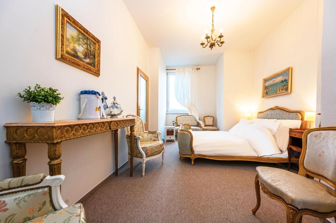 プラハBank Invest Apartmens - Old Townアパートメント エクステリア 写真