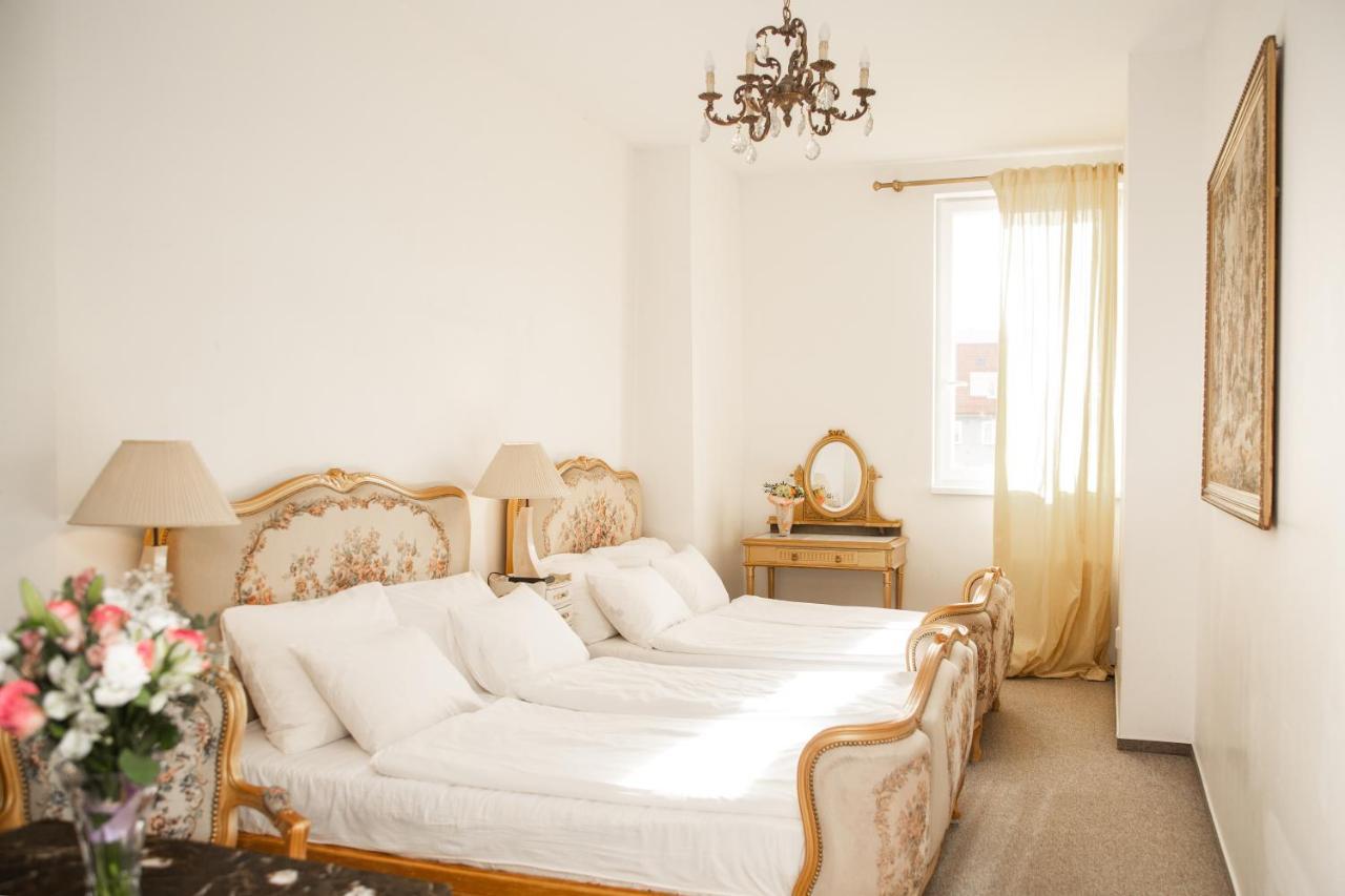 プラハBank Invest Apartmens - Old Townアパートメント エクステリア 写真