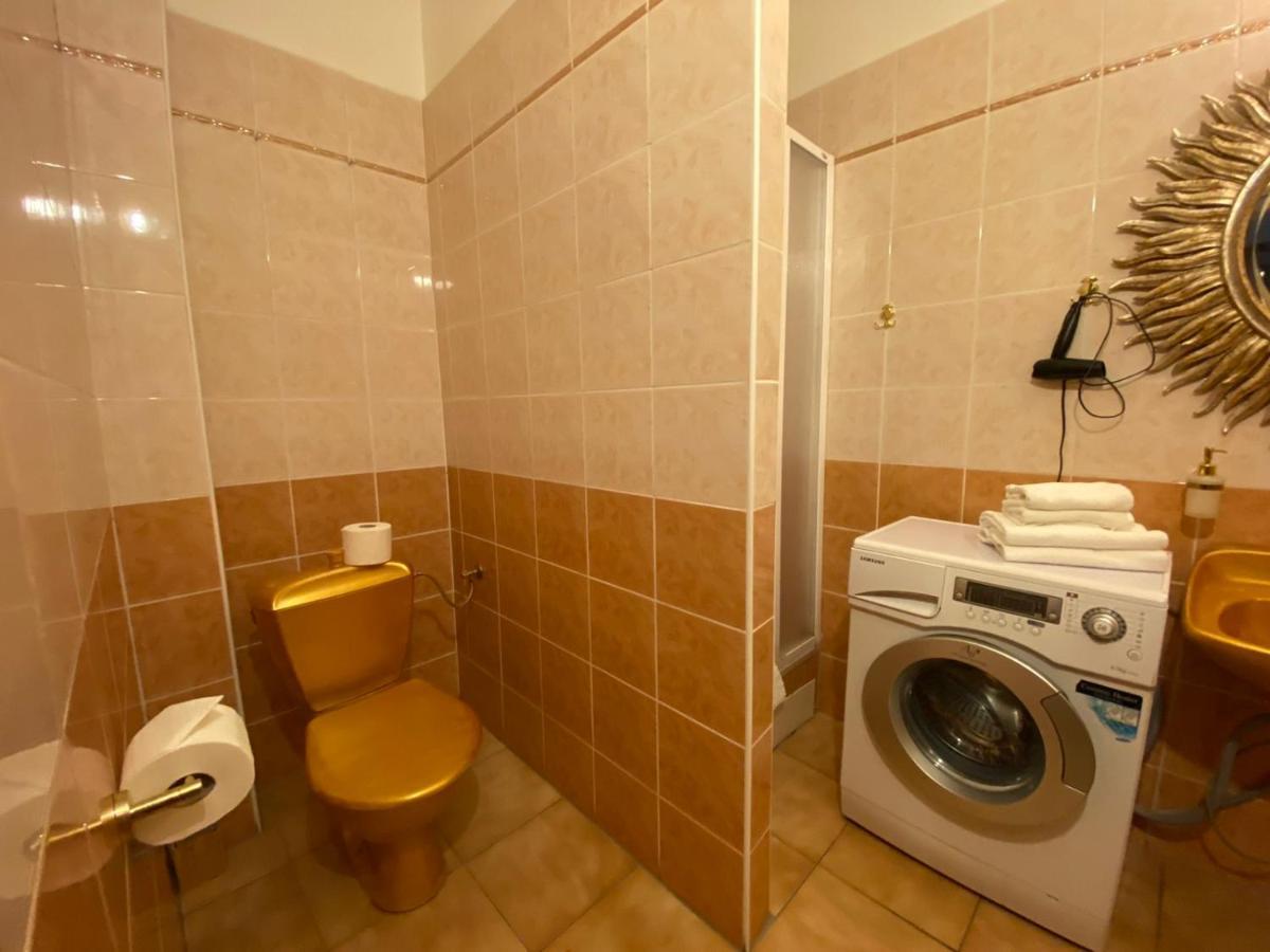 プラハBank Invest Apartmens - Old Townアパートメント エクステリア 写真